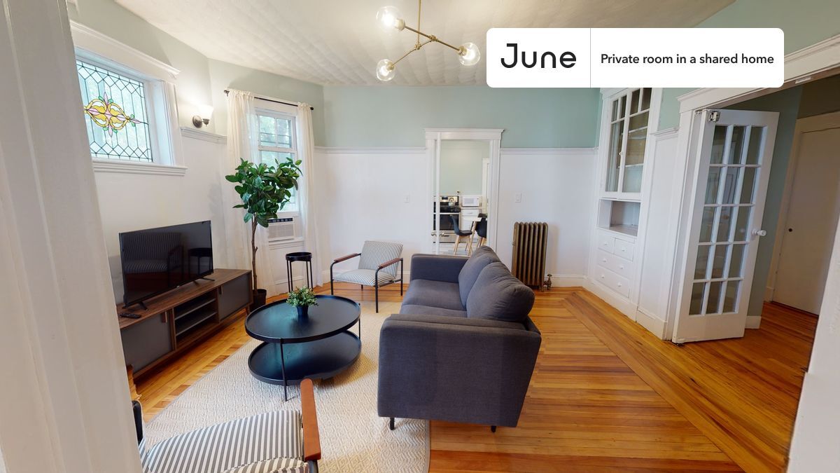 Building Photo - Room in Shared 4 bed/1 bath home