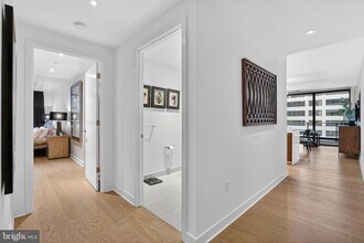 Building Photo - 1650 Silver Hill Dr