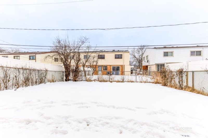 Building Photo - 9260 Dee Rd