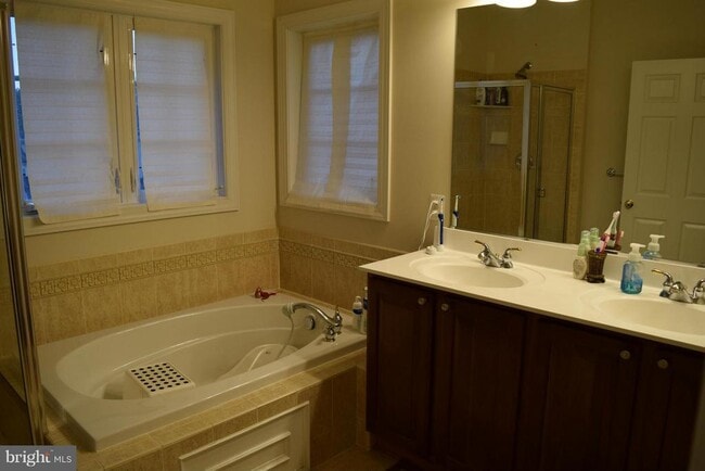 Building Photo - 12111 Pond Pine Dr