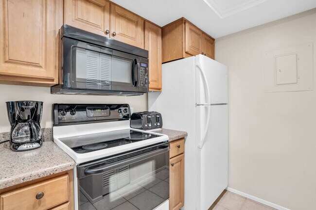 Building Photo - 600 Neapolitan Way