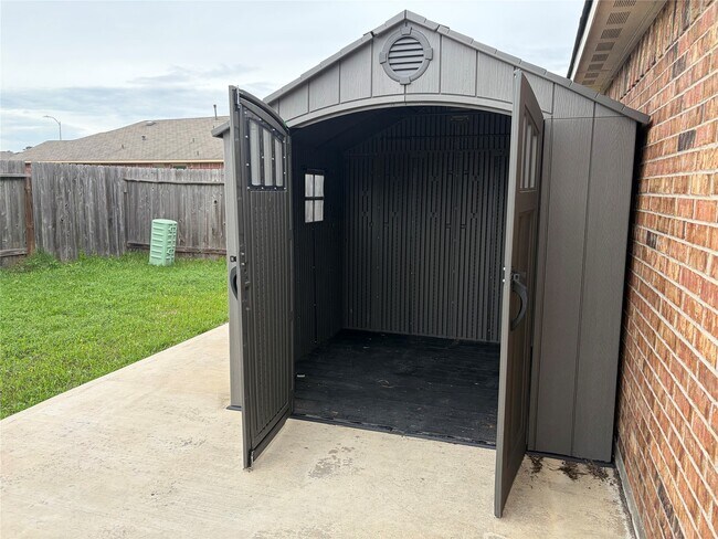 Building Photo - 24307 Hampton Terrace Ln