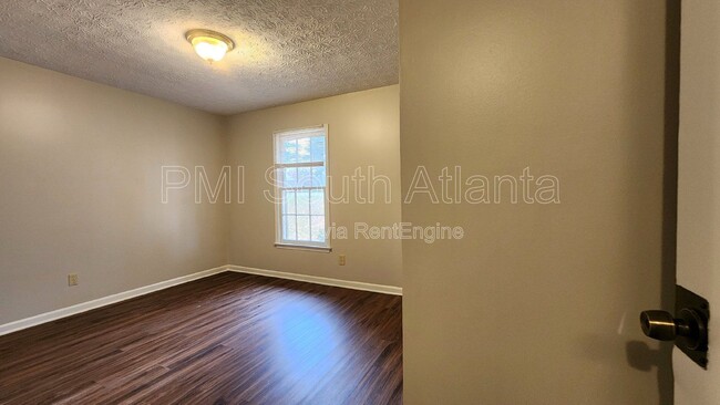 Building Photo - 634 Morton Ct