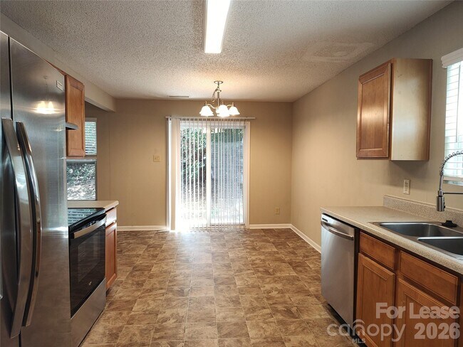 Building Photo - 2038 Dunsmore Ln
