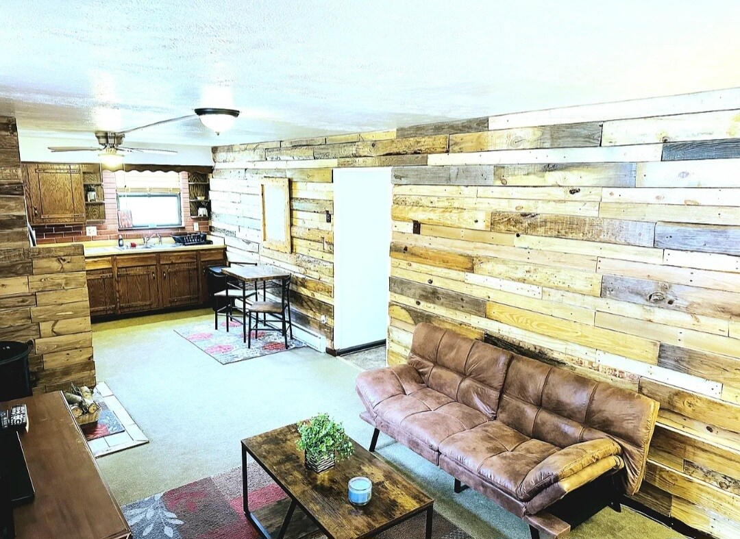 Building Photo - 2981 Fall River Rd