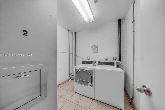 Building Photo - 6545 Indian Creek Dr