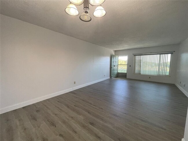 Building Photo - 2359 Finlandia Ln