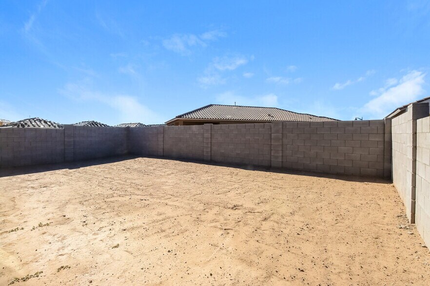 Building Photo - 18374 N Acacia Ave