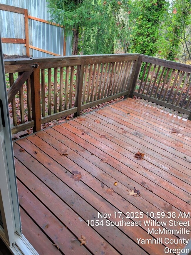 Building Photo - 1054 SE Willow St