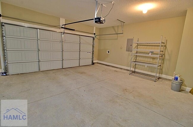 Building Photo - 587 Fairview Cir