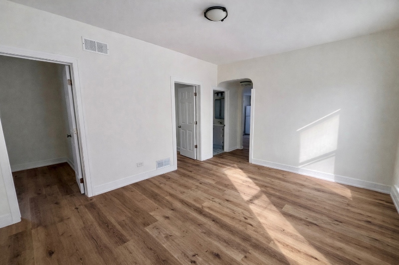 Building Photo - 393 Wellington Ave