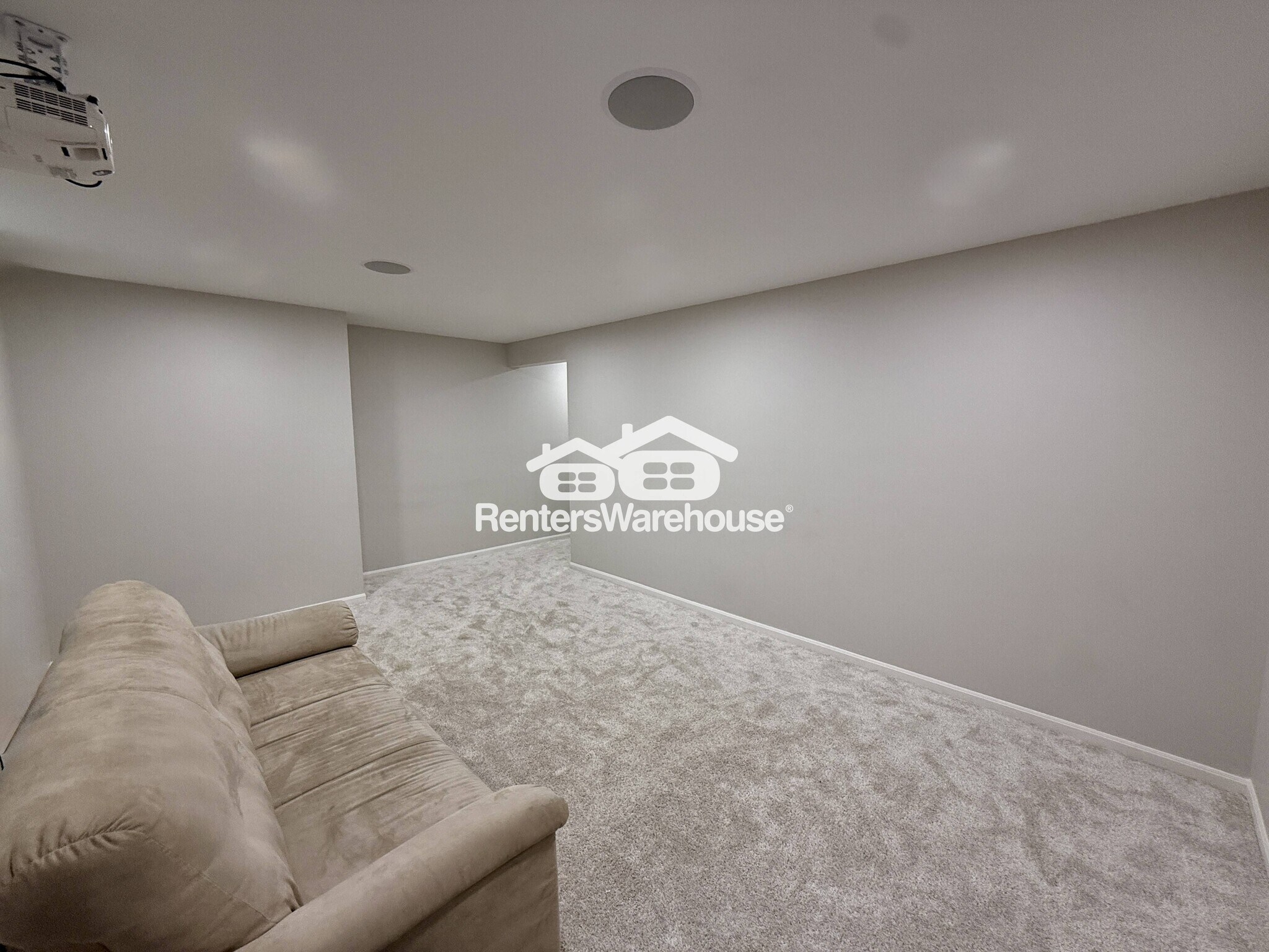 Building Photo - 16996 Hanover Ln