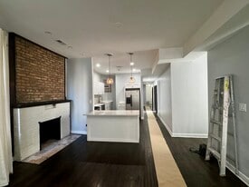 Building Photo - 437 E 46th St
