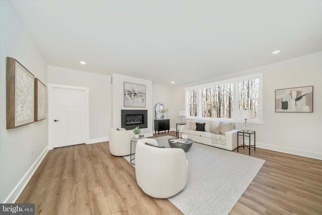 Building Photo - 204 3 Rivers Rd