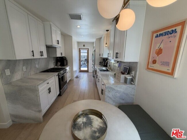 Building Photo - 1768 S Fairfax Ave