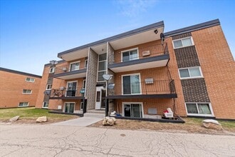 Building Photo - 300 Marlene Ct