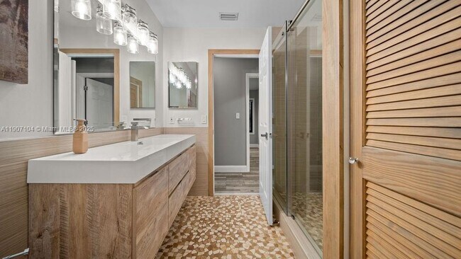 Building Photo - 5831 NW 81st Terrace