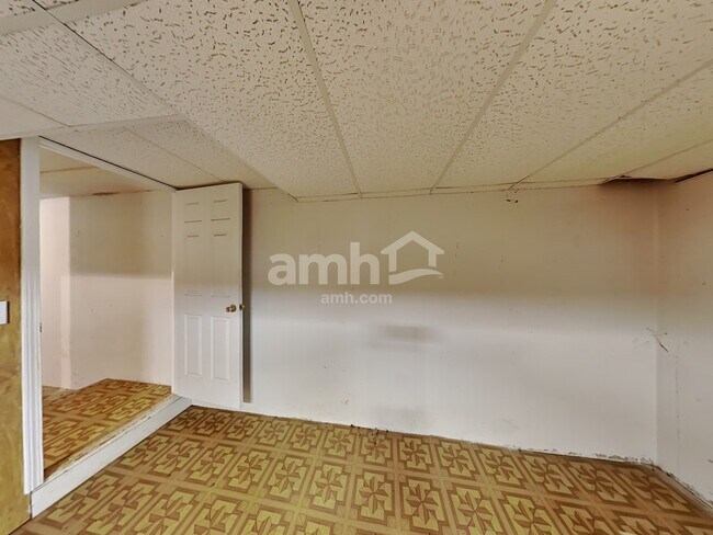 Building Photo - 2020 Foster Dr