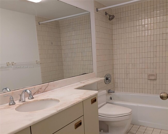 Building Photo - 181 Crandon Blvd