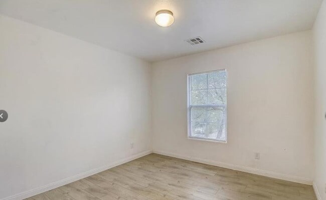 Building Photo - 8819 W Peace Treaty Ave