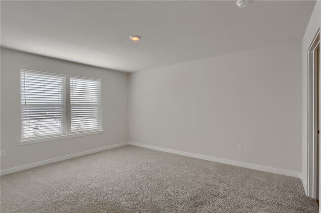 Building Photo - 122 Scotland Ln