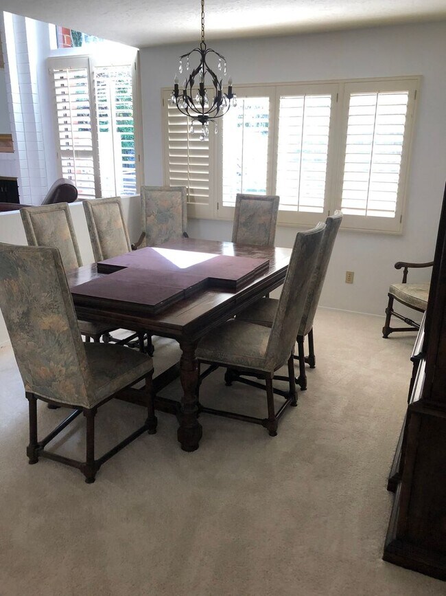 Building Photo - Beautiful Four Bedroom Two Story Home - UT...