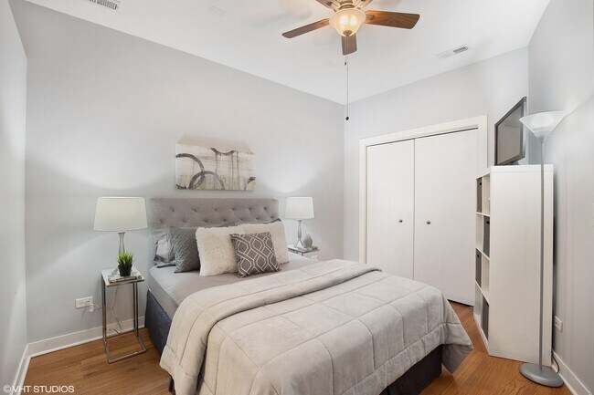 Building Photo - 1162 W Hubbard St