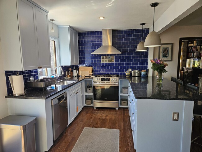 Building Photo - 13 Mitchell Rd