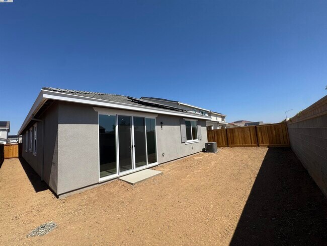 Building Photo - 2017 Quartz Cv Wy