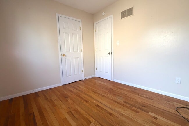 Building Photo - Charming 3-Bed, 2-Bath Home with 2 Car Garage & Covered Patio