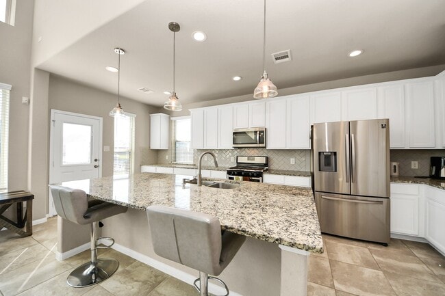 Building Photo - 29482 Westhope Dr