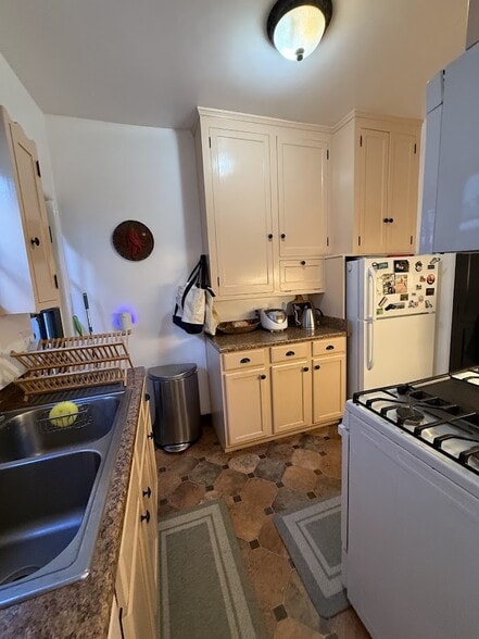 Building Photo - 3639 1st Ave