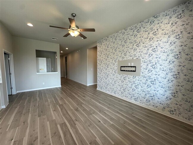 Building Photo - 441 Saturnia Dr