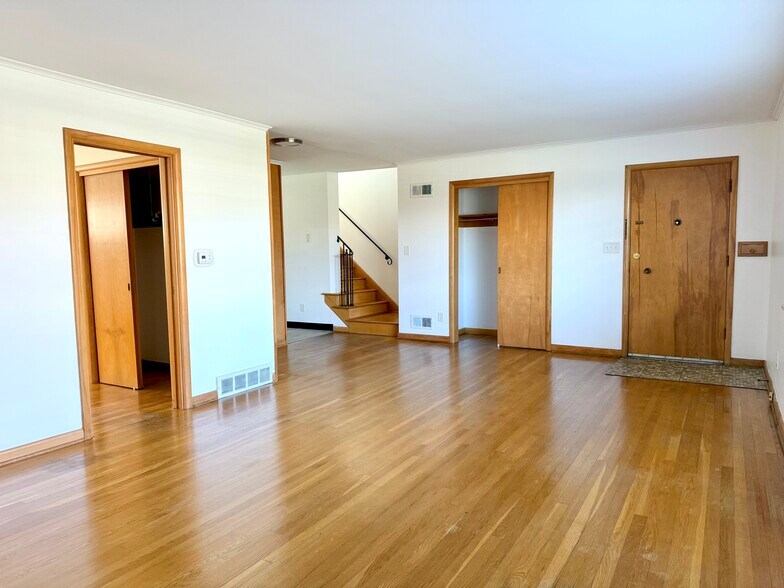 Primary Photo - 1783 Ardleigh Rd