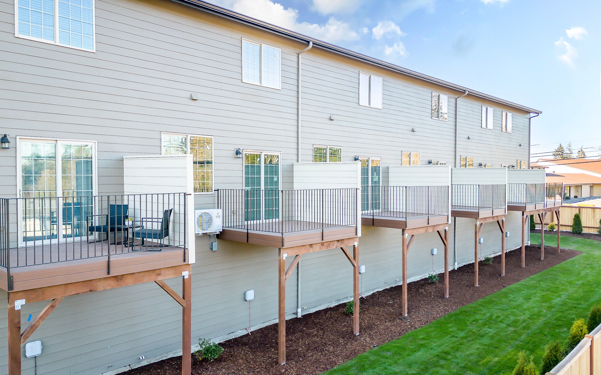 Building Photo - 11212 Bingham Ave E