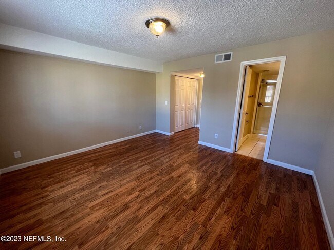 Building Photo - 6654 Bell Tower Ct