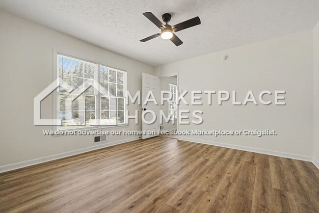 Building Photo - 1025 Walker Pl Dr