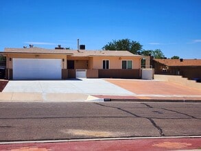 Building Photo - Heritage Hills Neighborhood