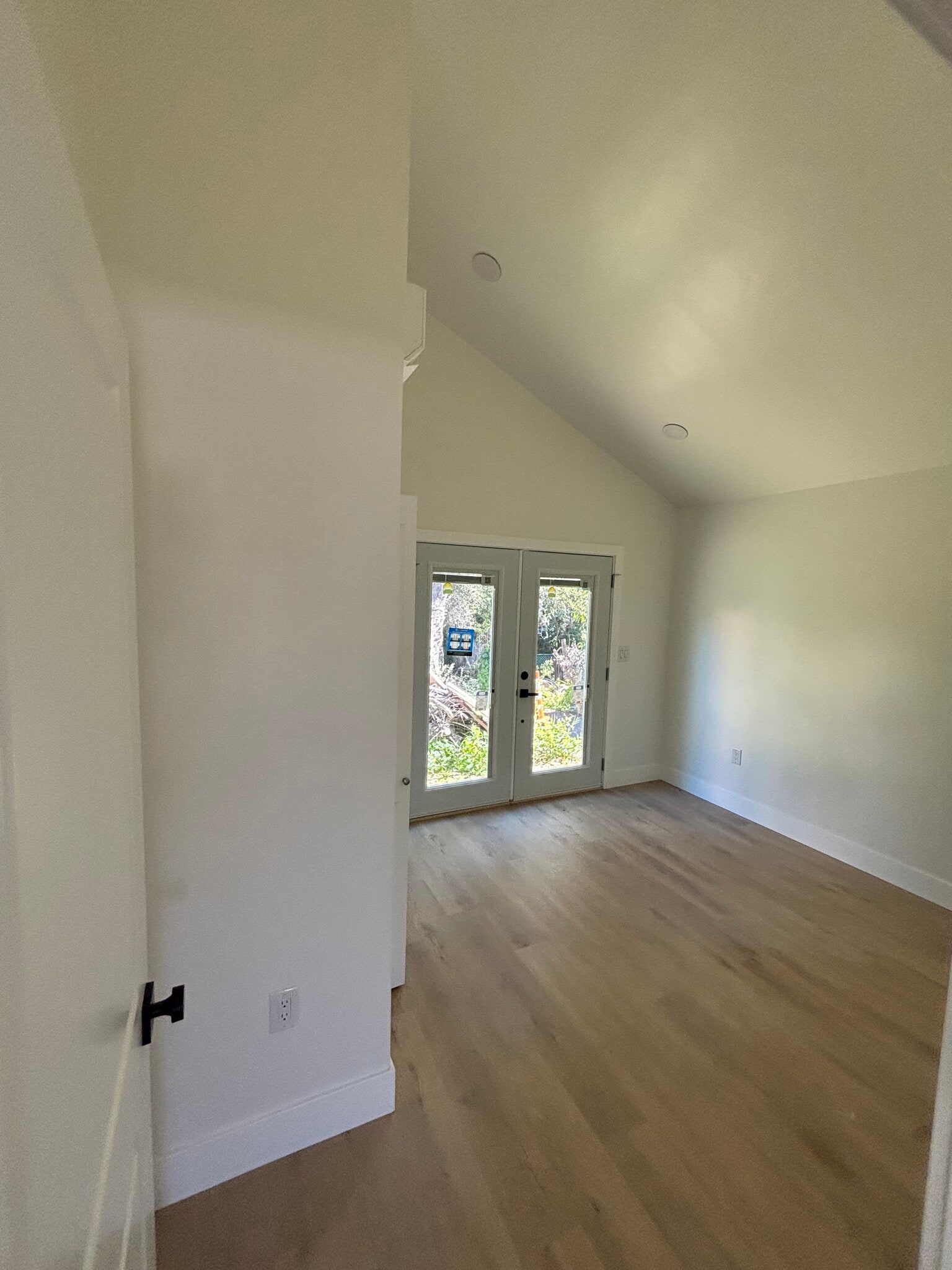 Building Photo - 1231 E Mason St