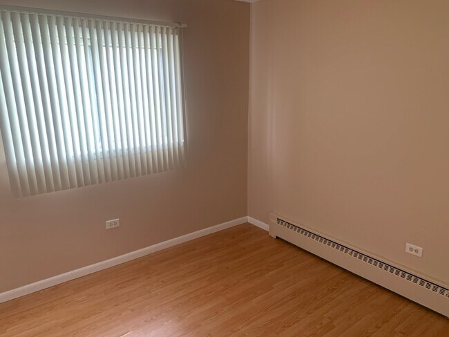 Building Photo - 239 Northway Park Rd