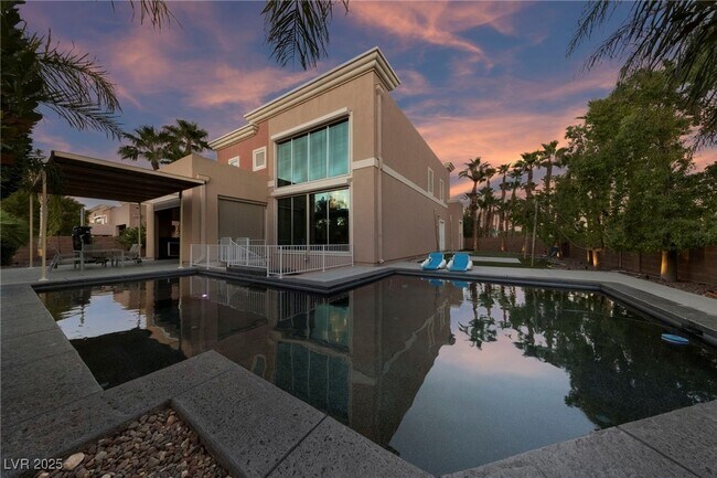 Building Photo - 5691 Deer Creek Falls Ct