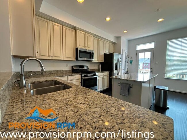 Building Photo - 465 Willow Bend Dr