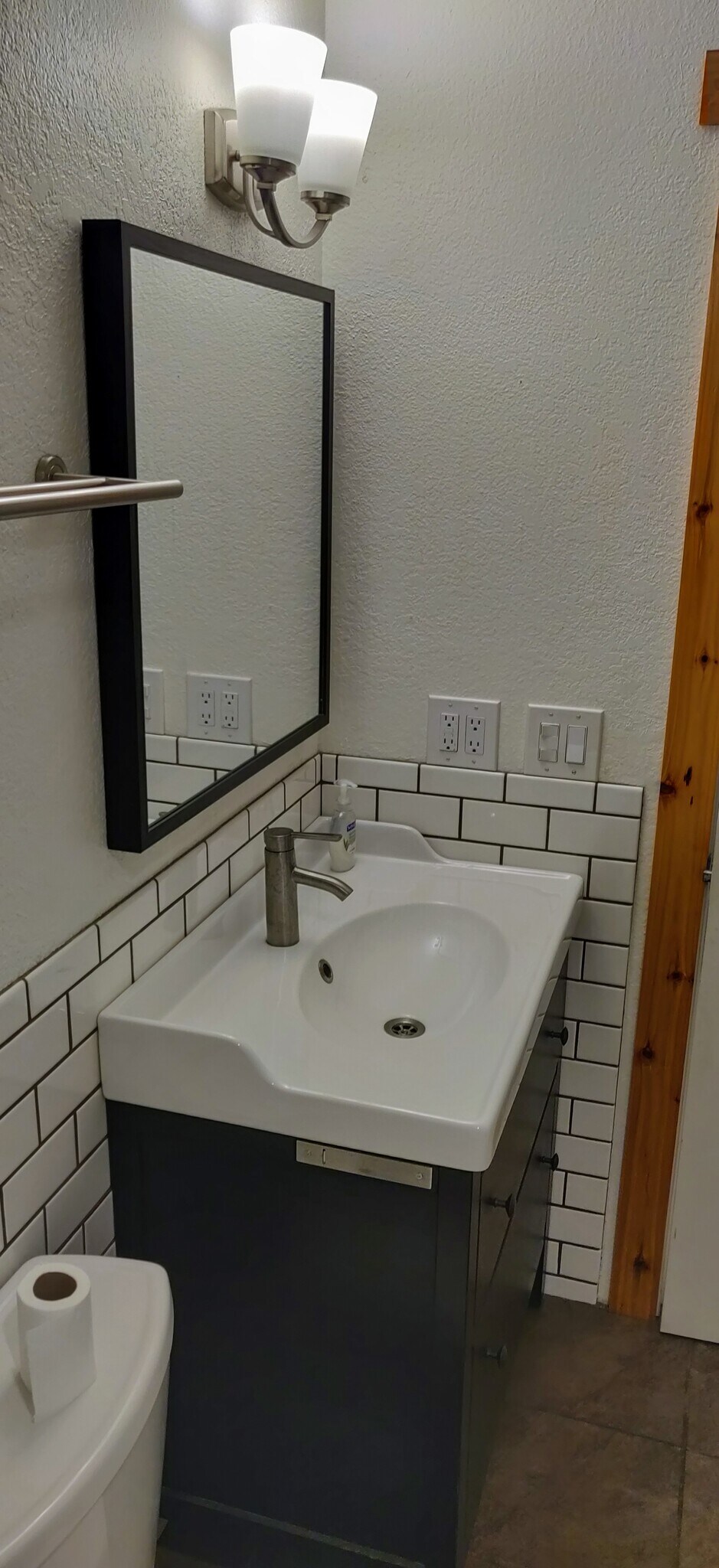 Main bathroom - vanity - 3842 Idaho St