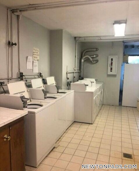 Building Photo - 175 Adams St