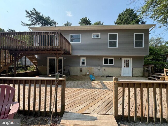 Building Photo - 14 Cardinal Dr