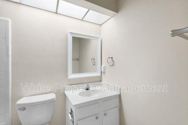 Building Photo - 7825 Renaissance Ct