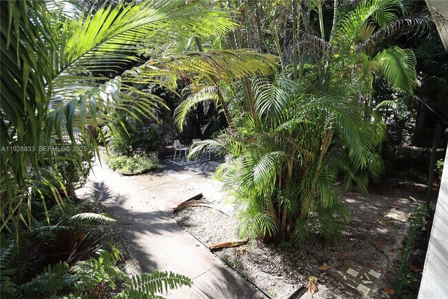 Building Photo - 777 NE 85th St