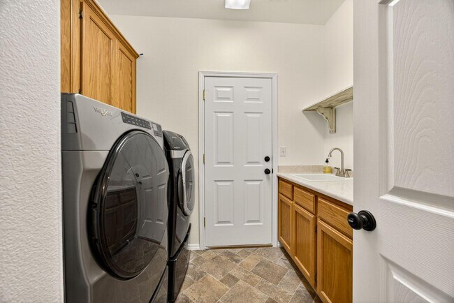 Building Photo - 2638 Rabun Way