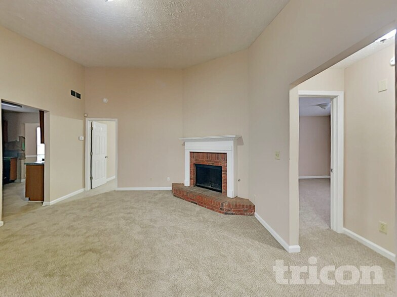 Building Photo - 5929 Creekside Dr