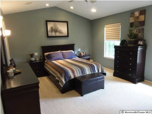 Building Photo - 45 Liverpool Ct